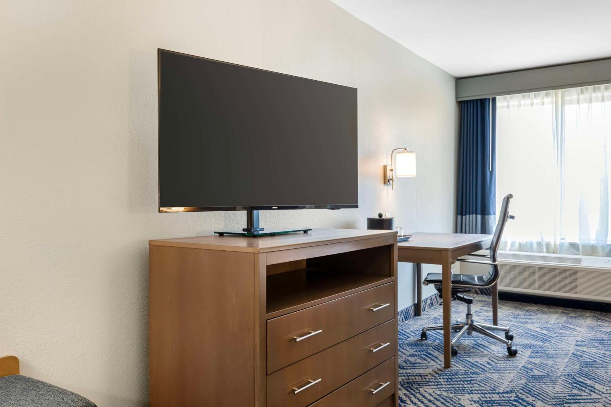 Best Western Plus Lewisville Flower Mound Exterior photo