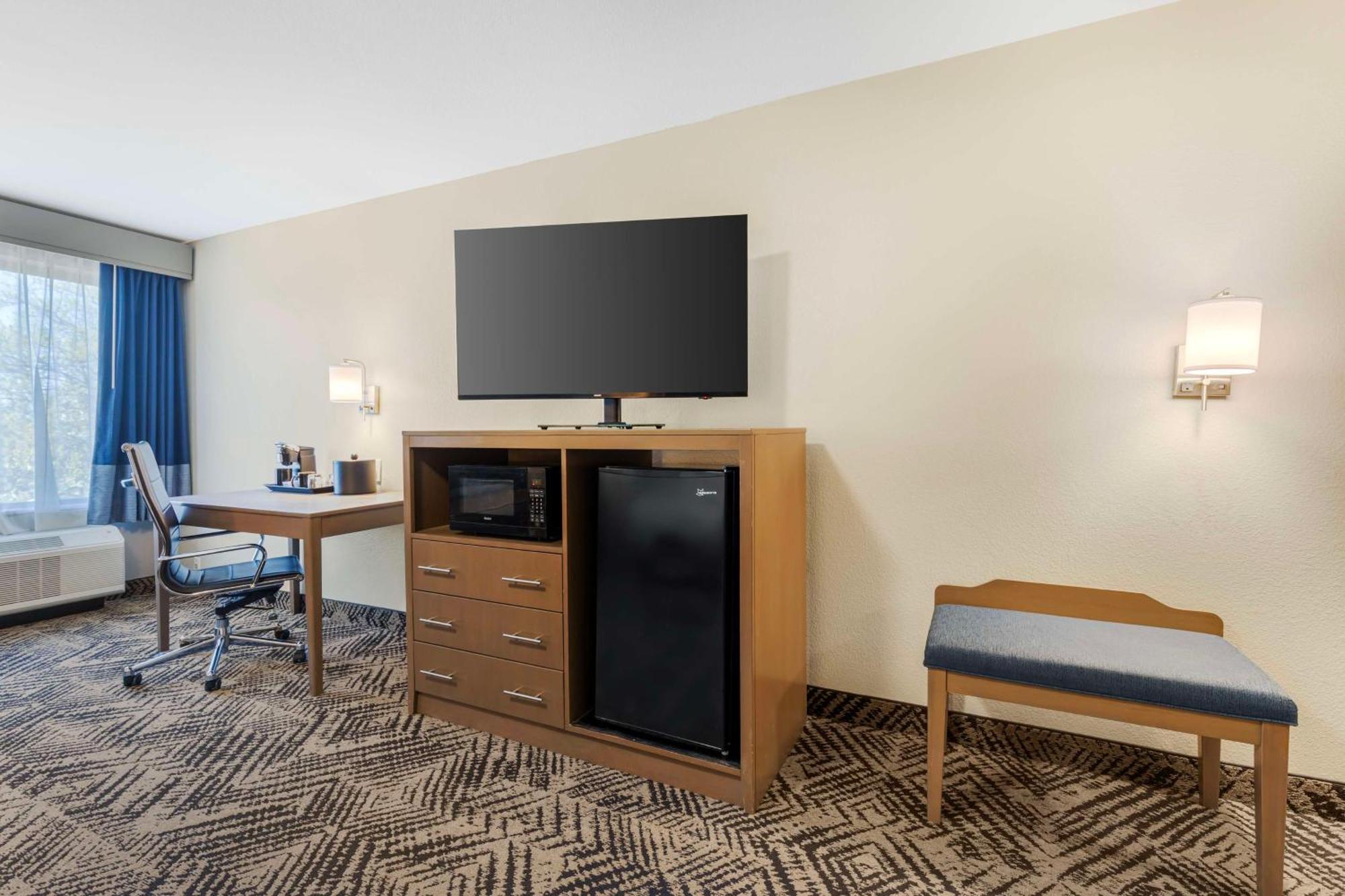 Best Western Plus Lewisville Flower Mound Exterior photo